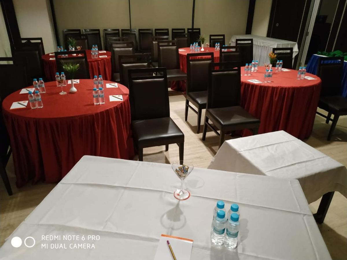 Tarawade Clarks Inn Pune Eksteriør bilde
