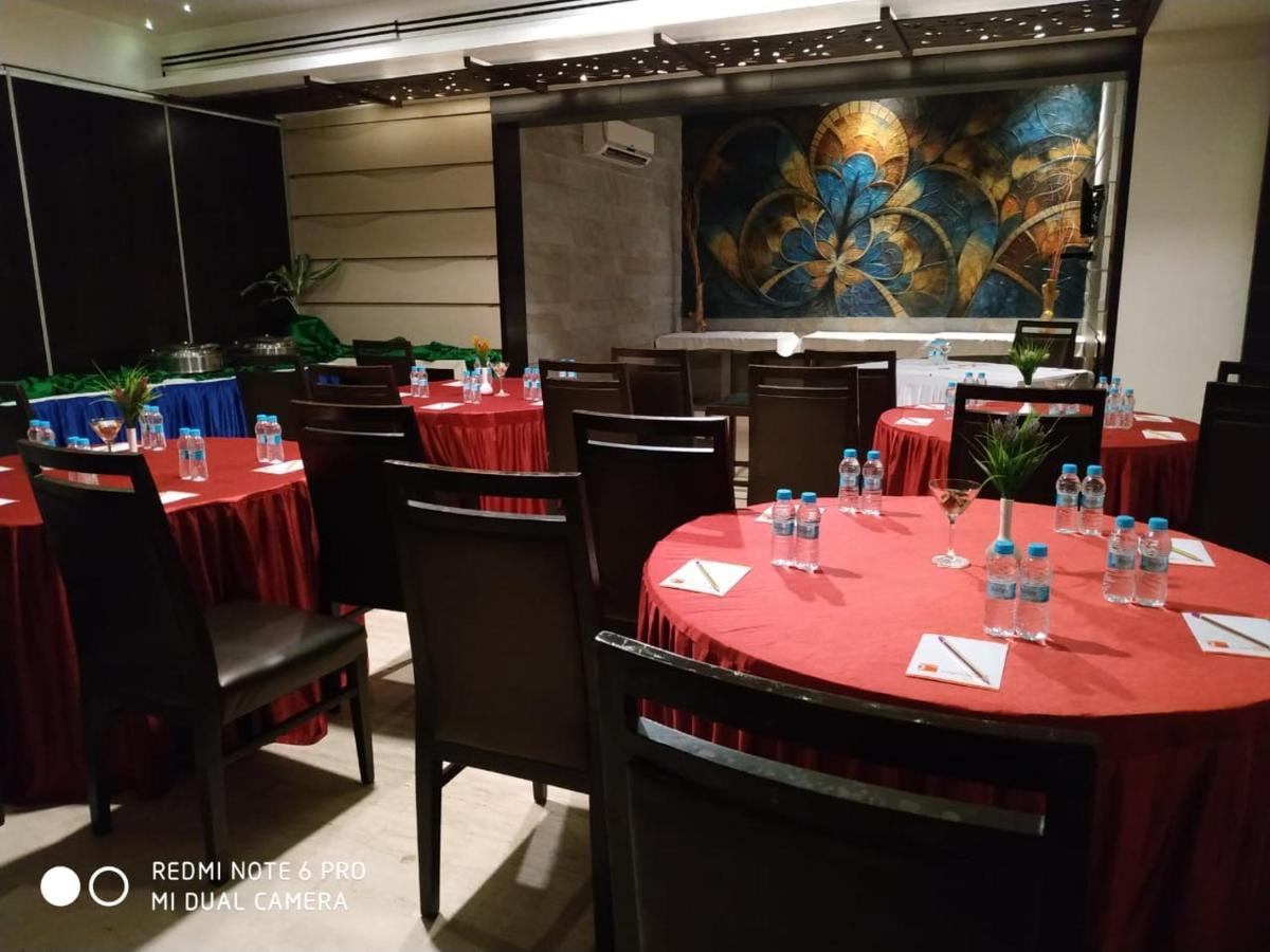 Tarawade Clarks Inn Pune Eksteriør bilde