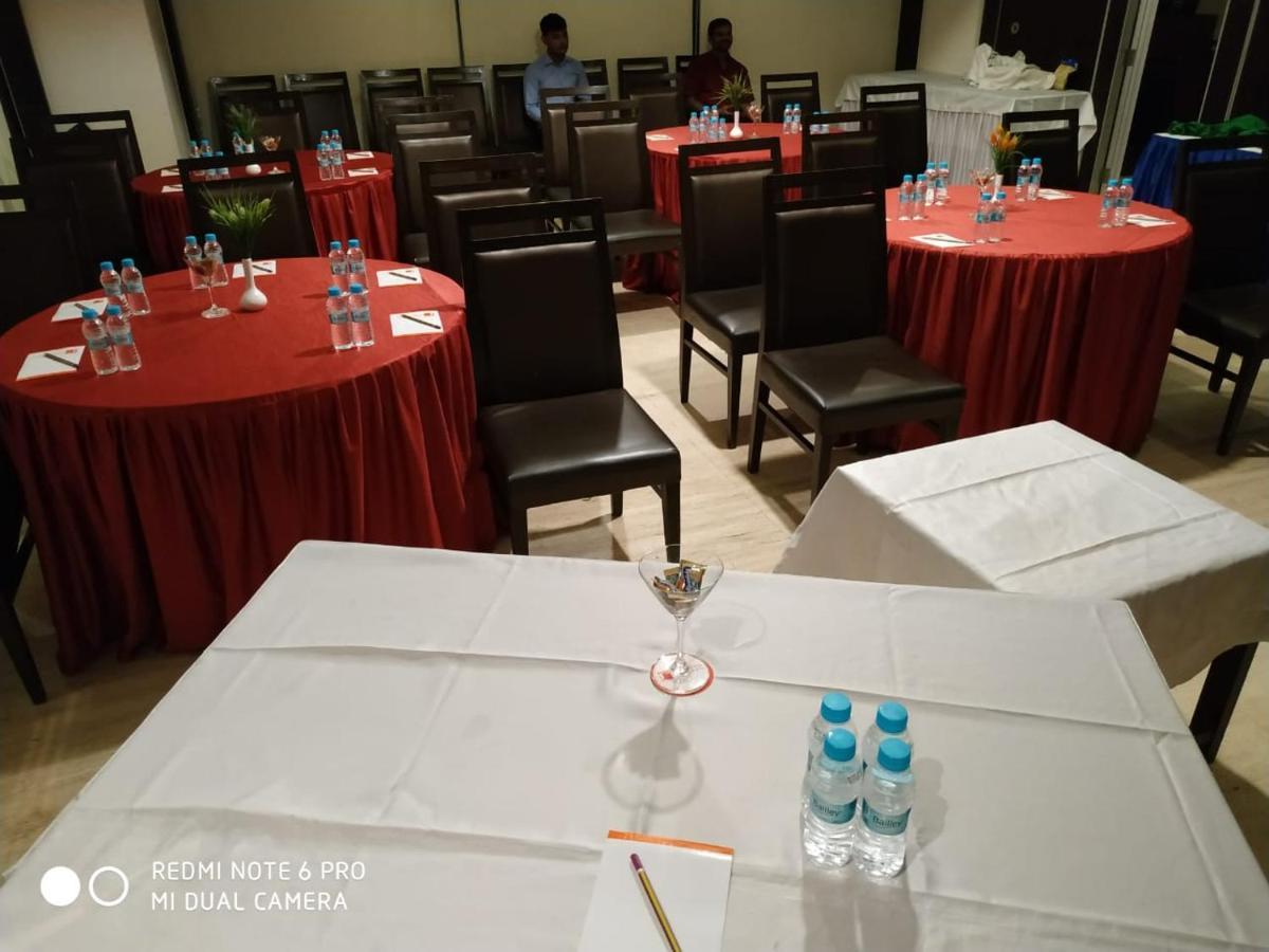 Tarawade Clarks Inn Pune Eksteriør bilde