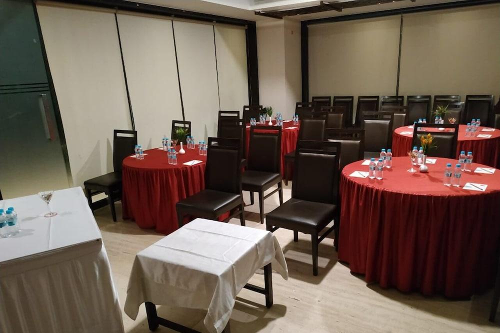 Tarawade Clarks Inn Pune Eksteriør bilde