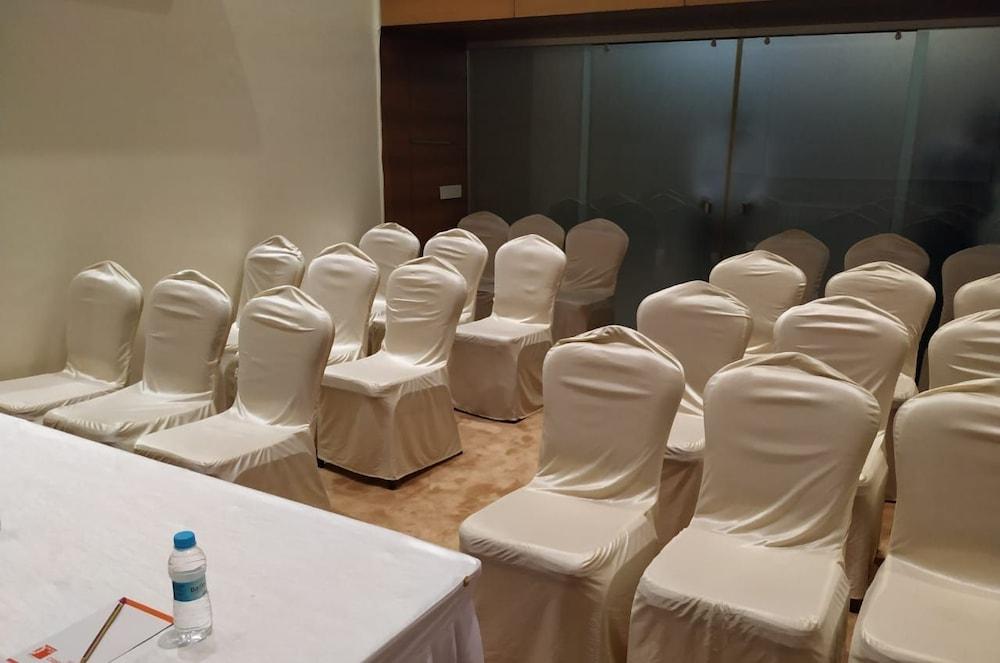 Tarawade Clarks Inn Pune Eksteriør bilde