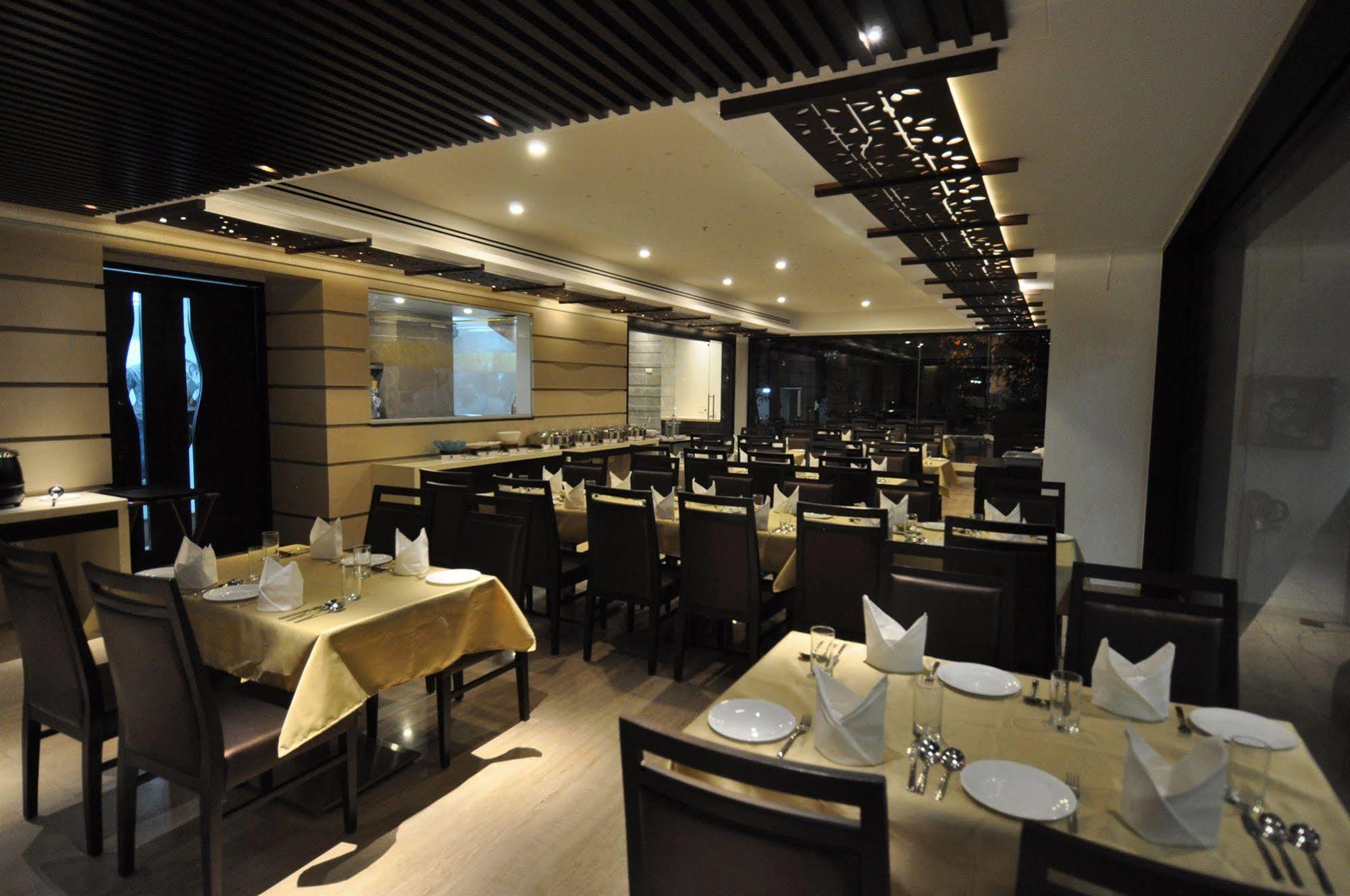Tarawade Clarks Inn Pune Eksteriør bilde