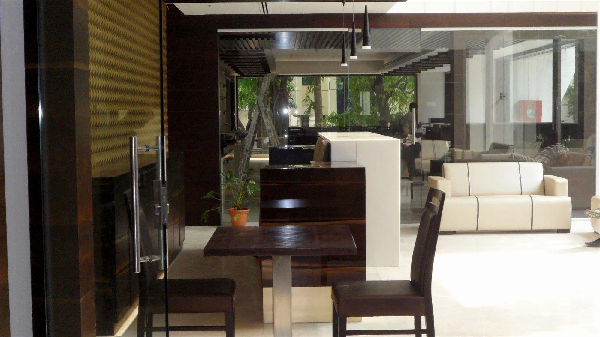 Tarawade Clarks Inn Pune Eksteriør bilde