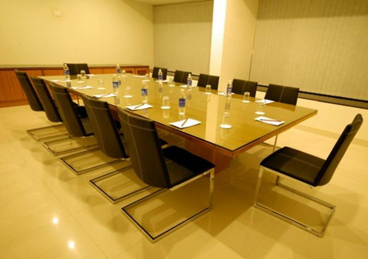 Tarawade Clarks Inn Pune Eksteriør bilde
